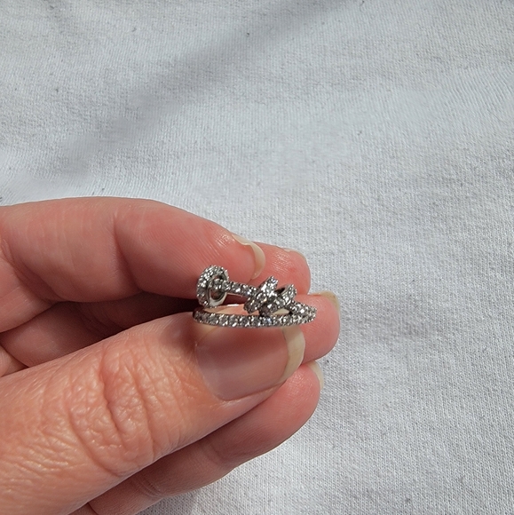 KC Chic ear cuff - Picture 2 of 4